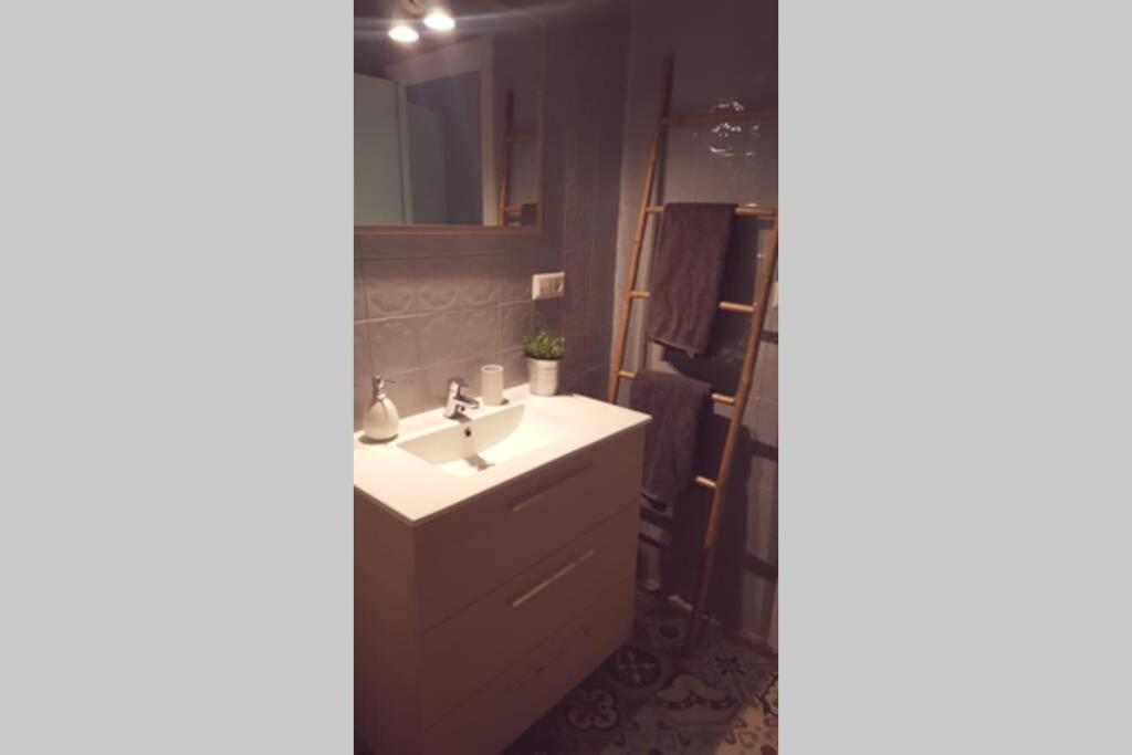 Apartamento Con Encanto, Entrada Privada Valdepenas Luaran gambar