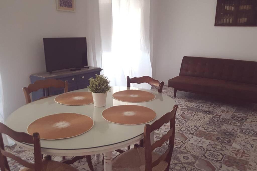 Apartamento Con Encanto, Entrada Privada Valdepenas Luaran gambar